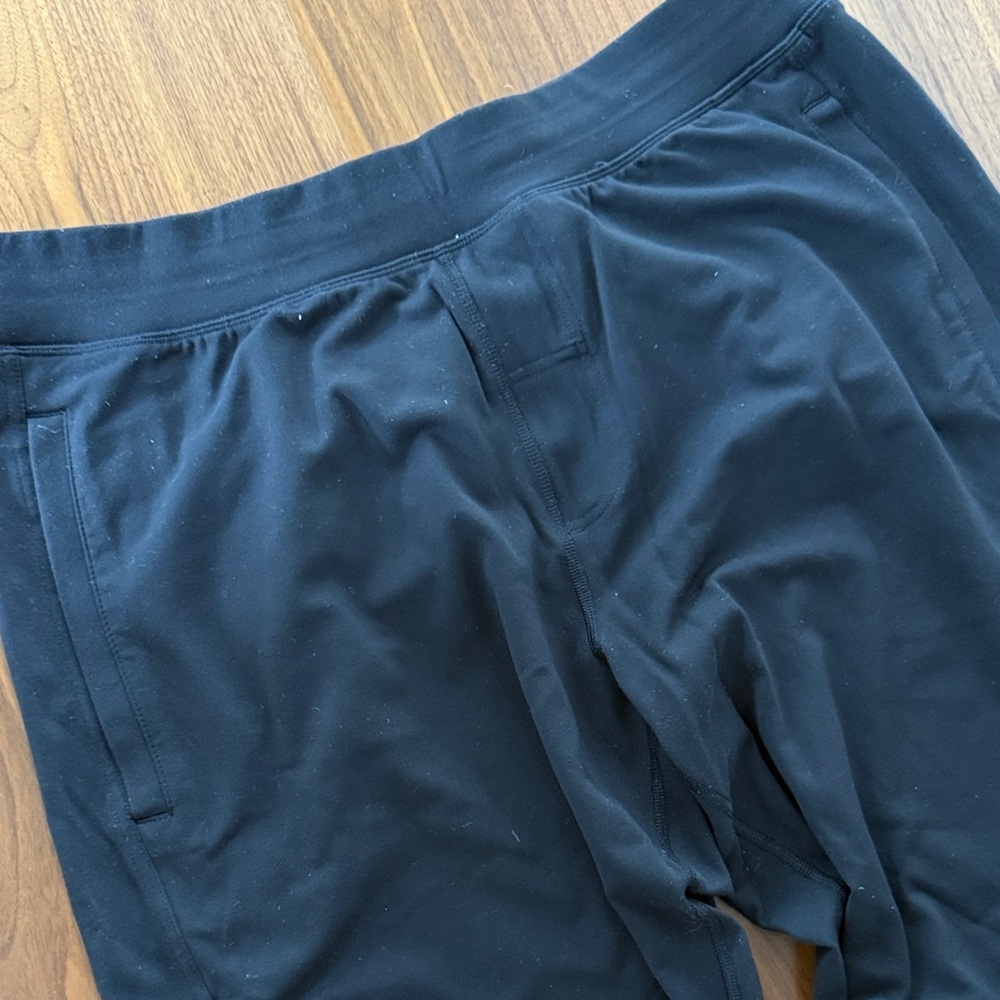 Lululemon Men's Black Joggers - Picture 3 of 7